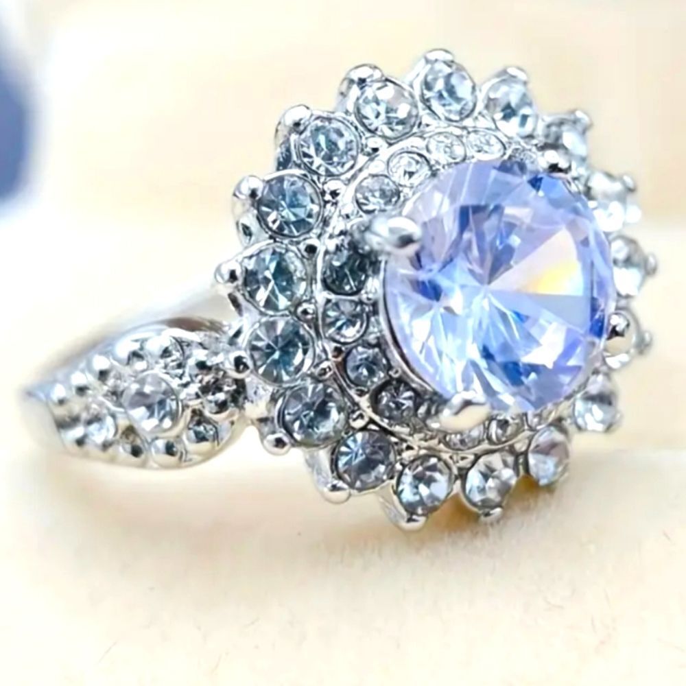 Elegant  Round Shaped Diamond Ring